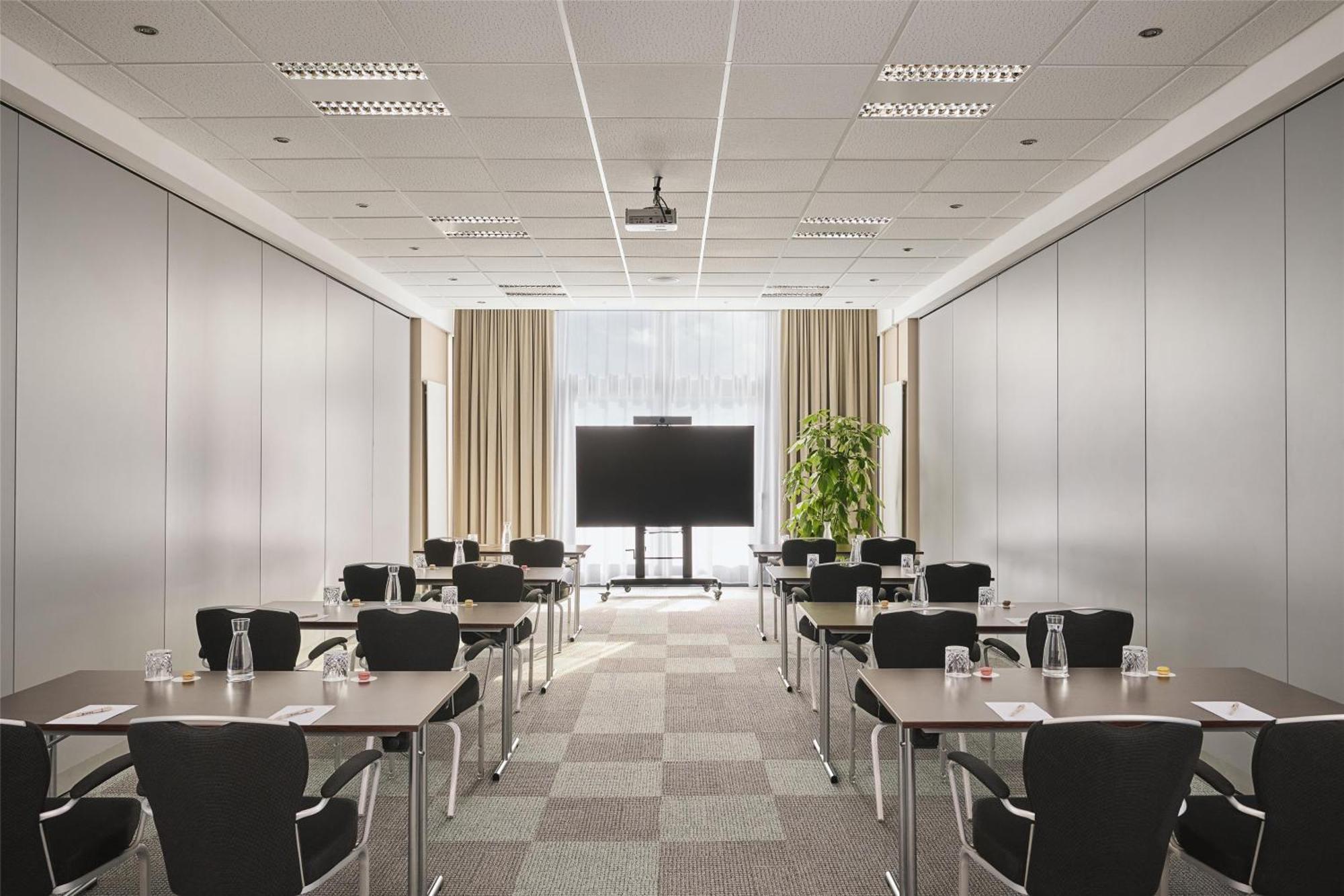 Nh Vienna Airport Conference Center Hotel Schwechat Bagian luar foto