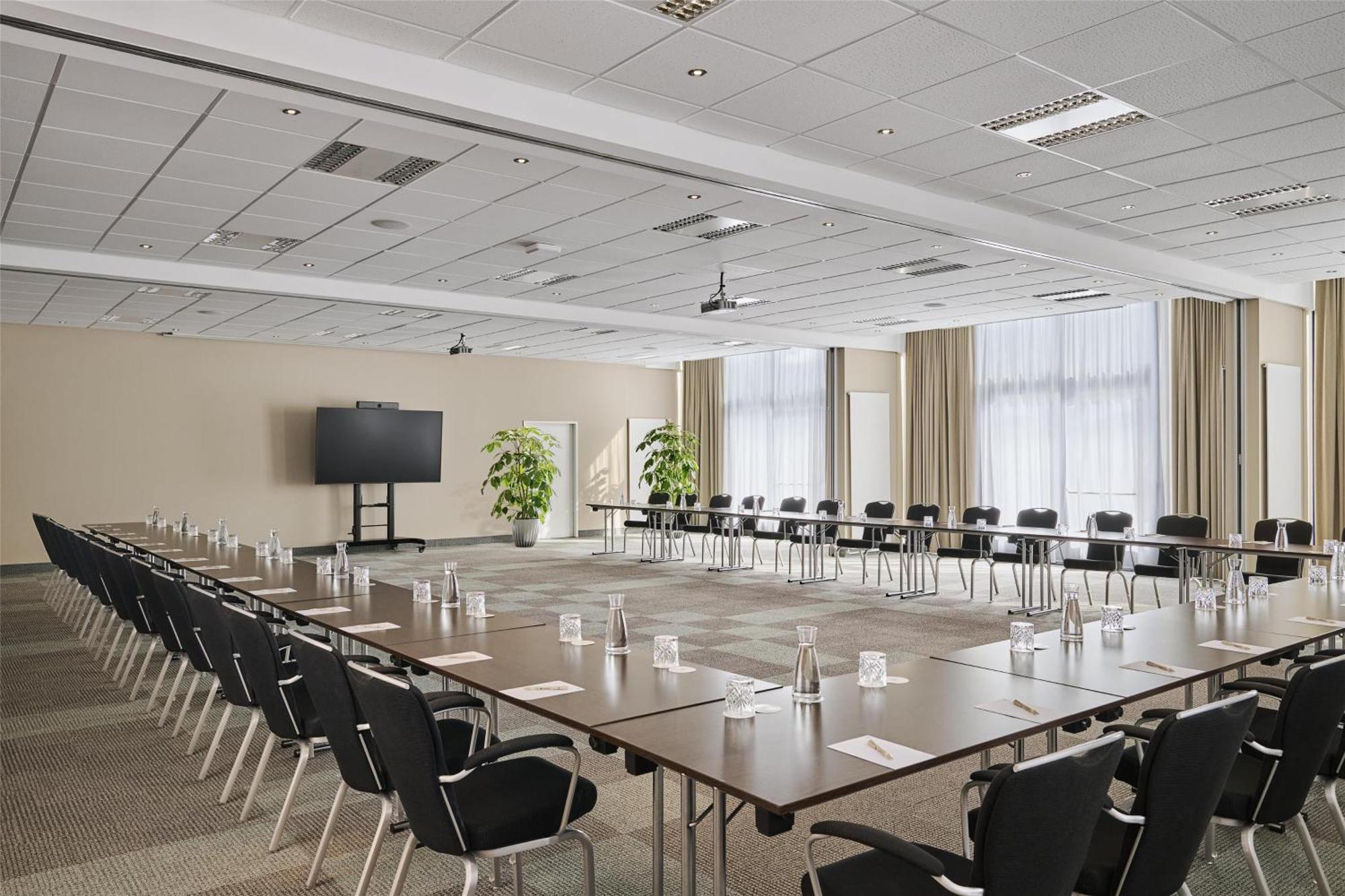 Nh Vienna Airport Conference Center Hotel Schwechat Bagian luar foto
