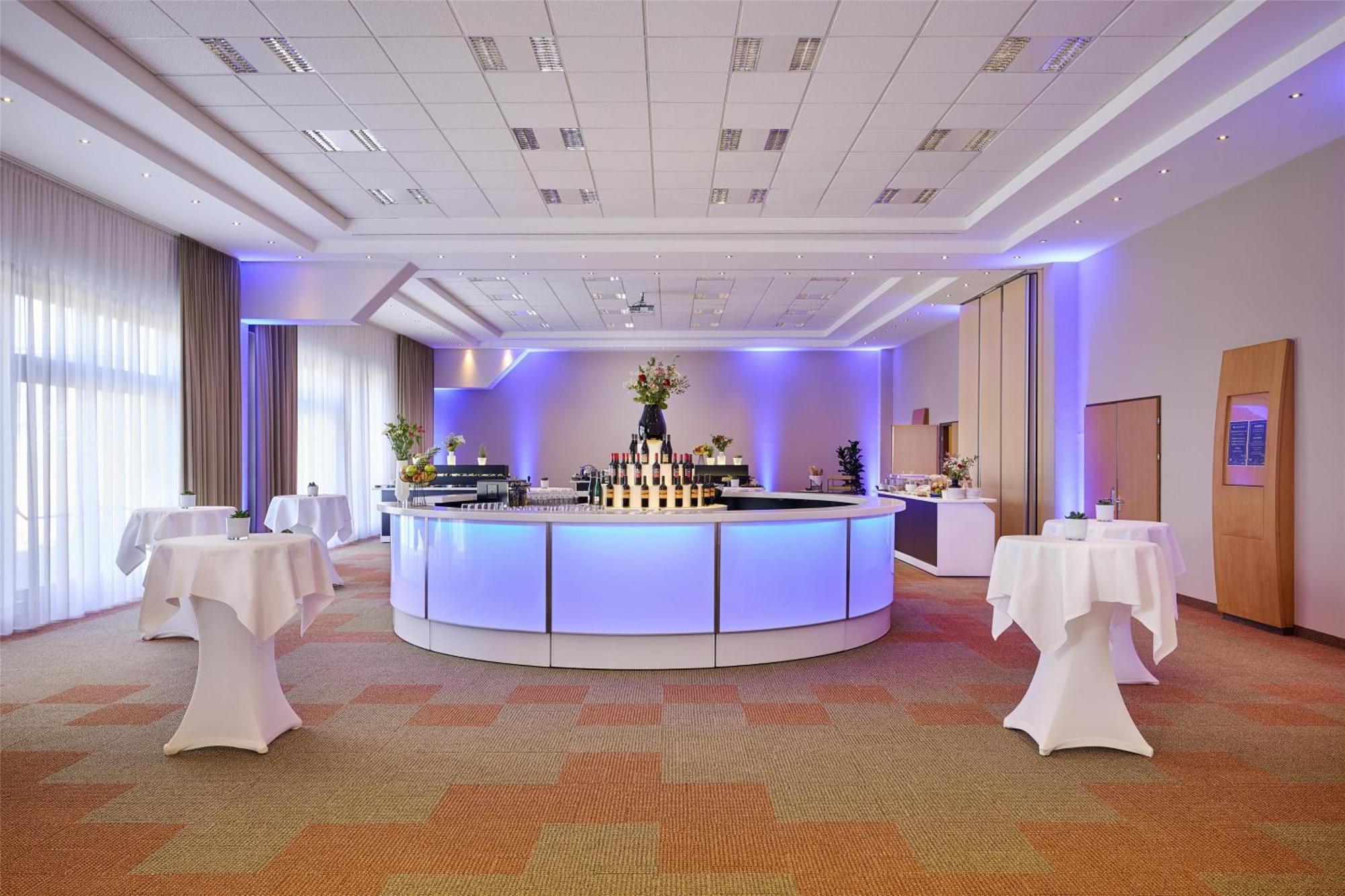 Nh Vienna Airport Conference Center Hotel Schwechat Bagian luar foto