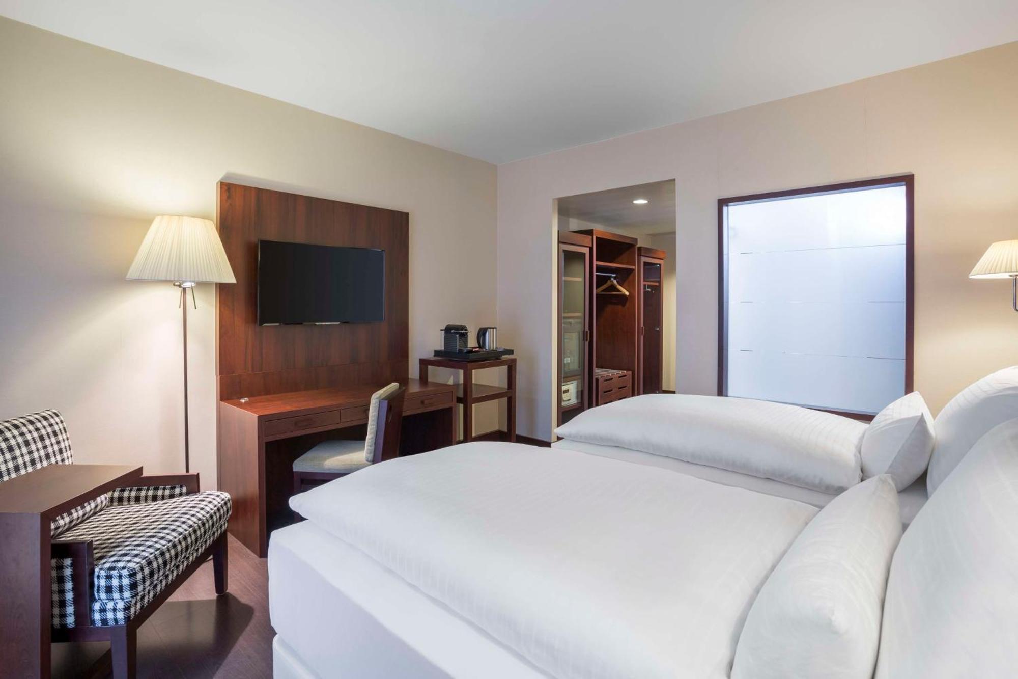 Nh Vienna Airport Conference Center Hotel Schwechat Bagian luar foto