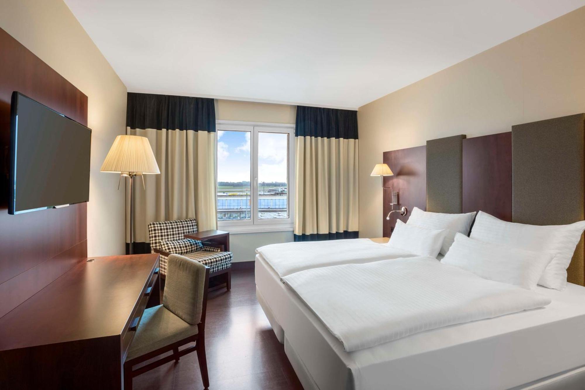 Nh Vienna Airport Conference Center Hotel Schwechat Bagian luar foto
