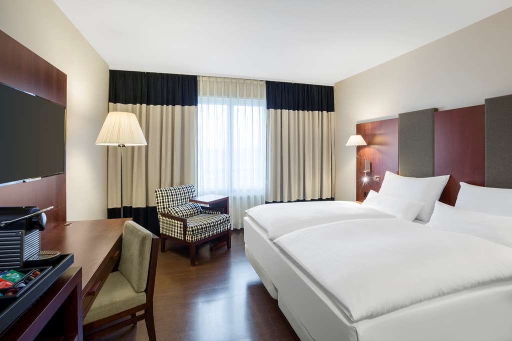 Nh Vienna Airport Conference Center Hotel Schwechat Ruang foto Room of the hotel