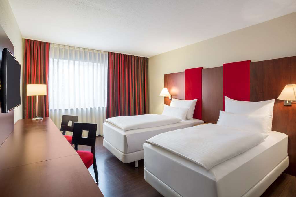 Nh Vienna Airport Conference Center Hotel Schwechat Ruang foto Room of the hotel