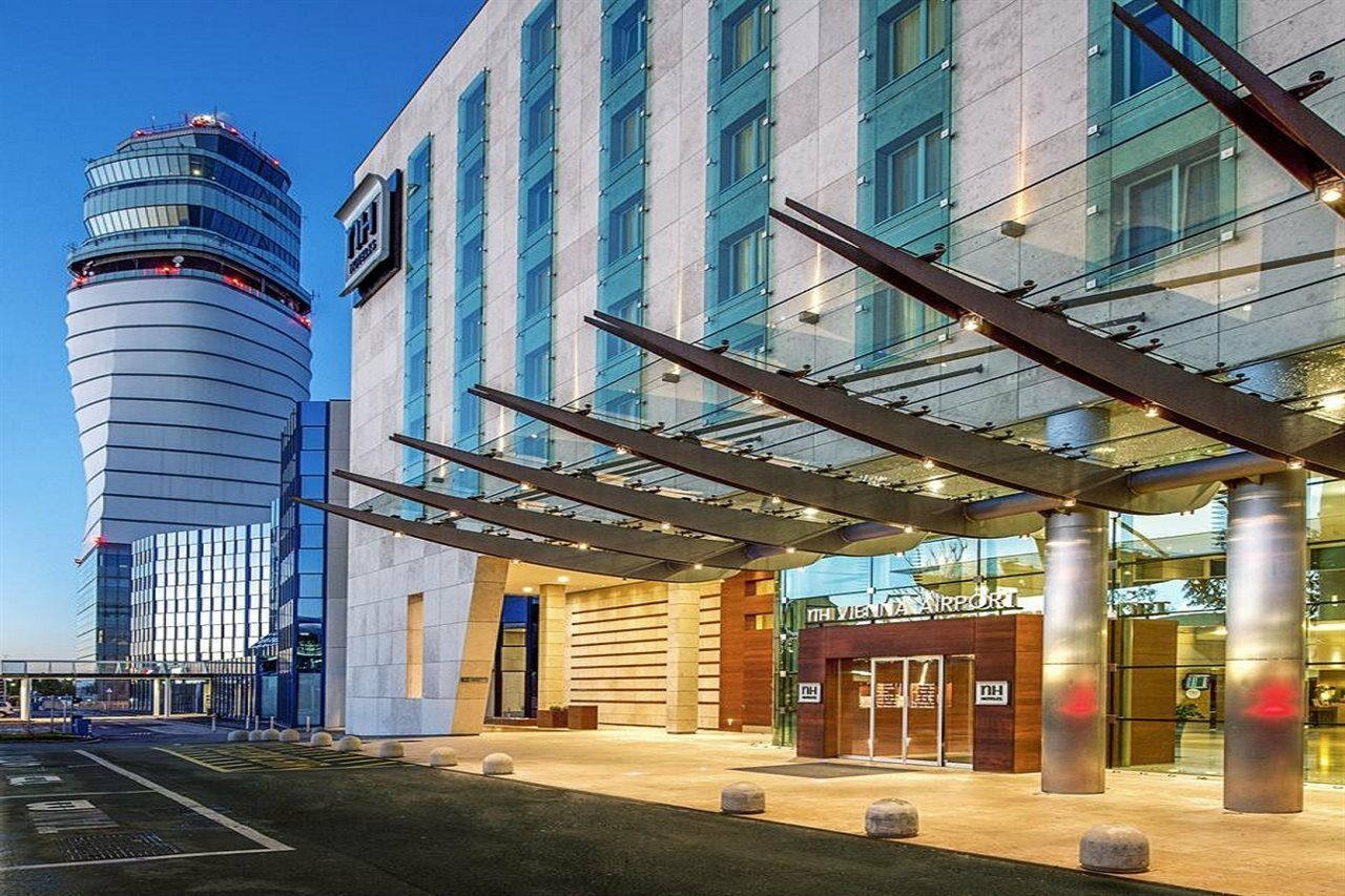 Nh Vienna Airport Conference Center Hotel Schwechat Bagian luar foto The Vienna Airport